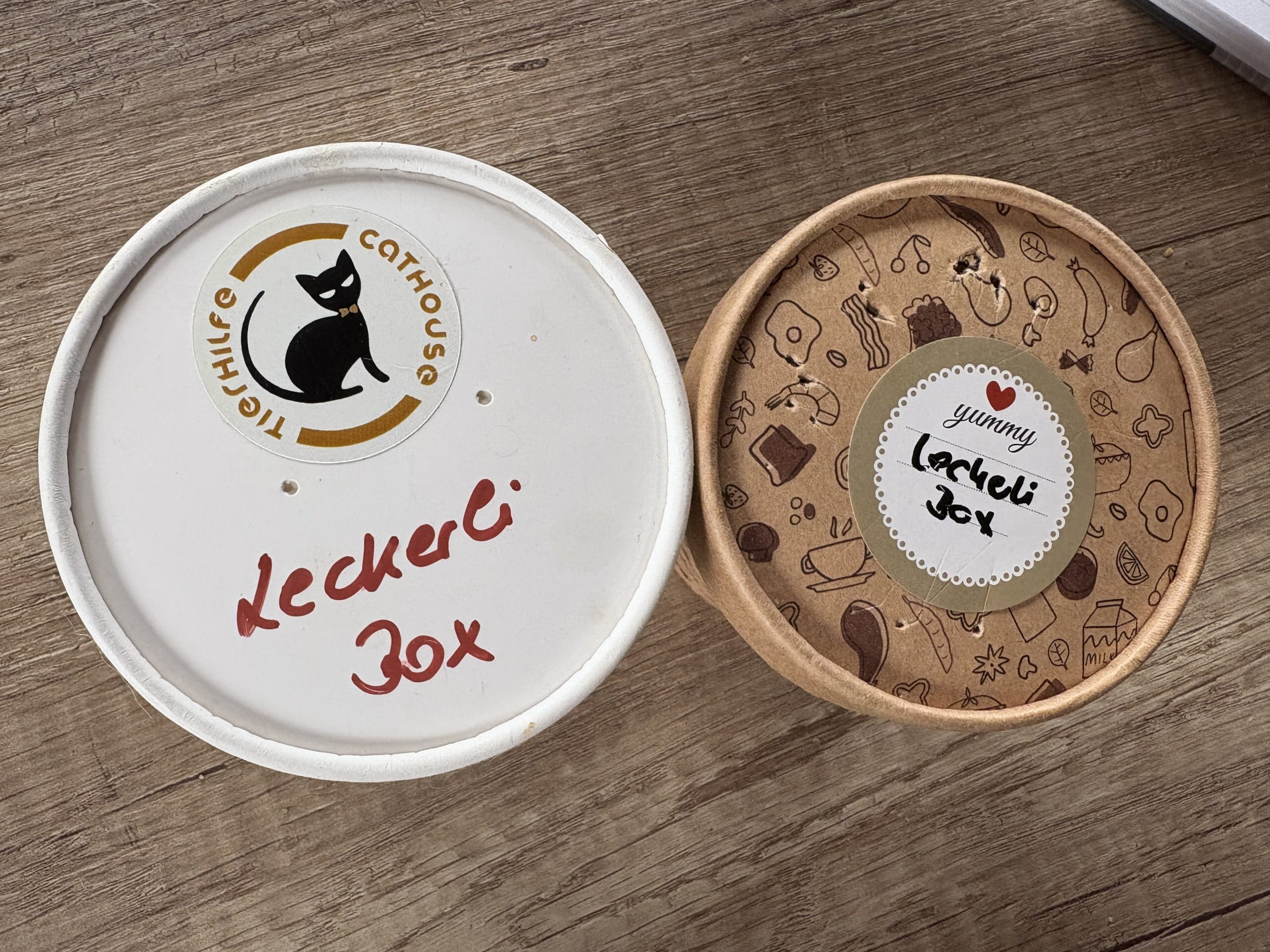 Selbstgebackene Leckerlis für Hund und Katze