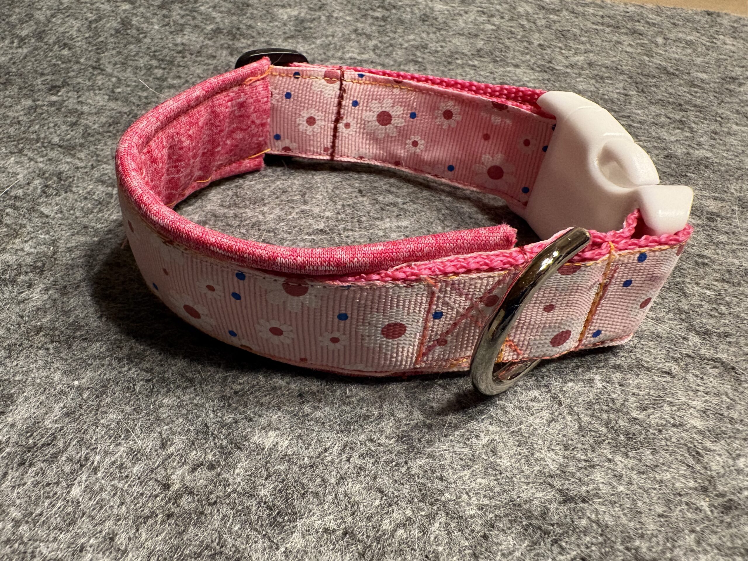 Halsband 2,5 cm Blumen pink