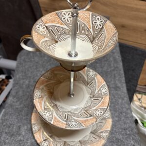 Upcycling Etagere creme-hellorange